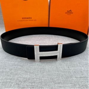 爱马仕(Hermes)小牛皮双面皮腰带 银色扣头宽3.8cm